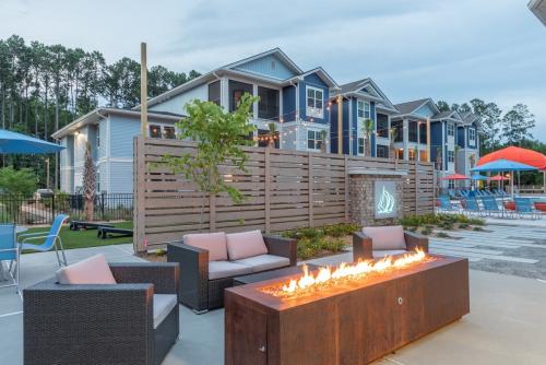 Mystic Bluff Apartments in Bluffton, SC - Outdoor Fire Pit Area off the Pool